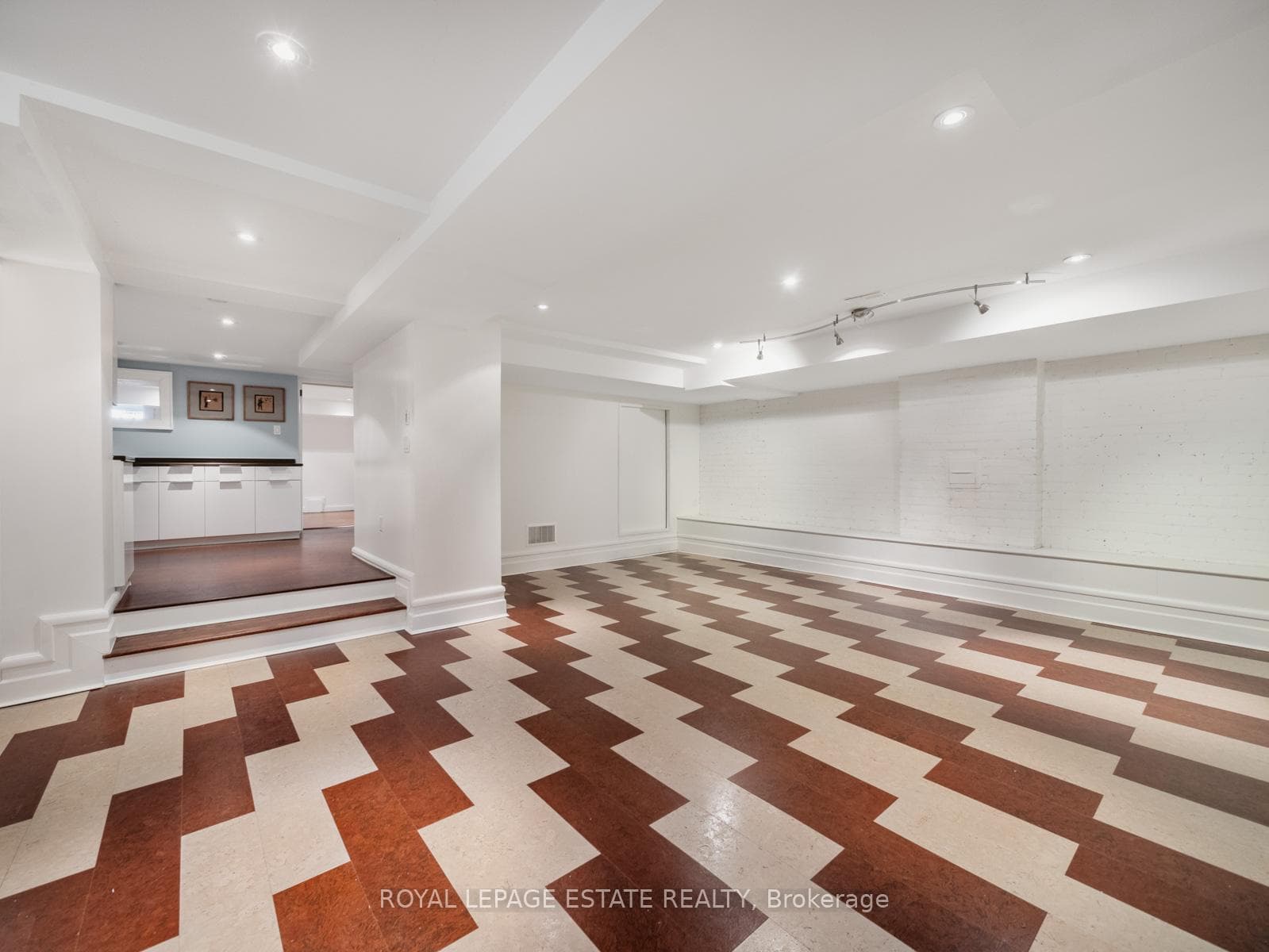 103 Silver Birch Avenue photo 39