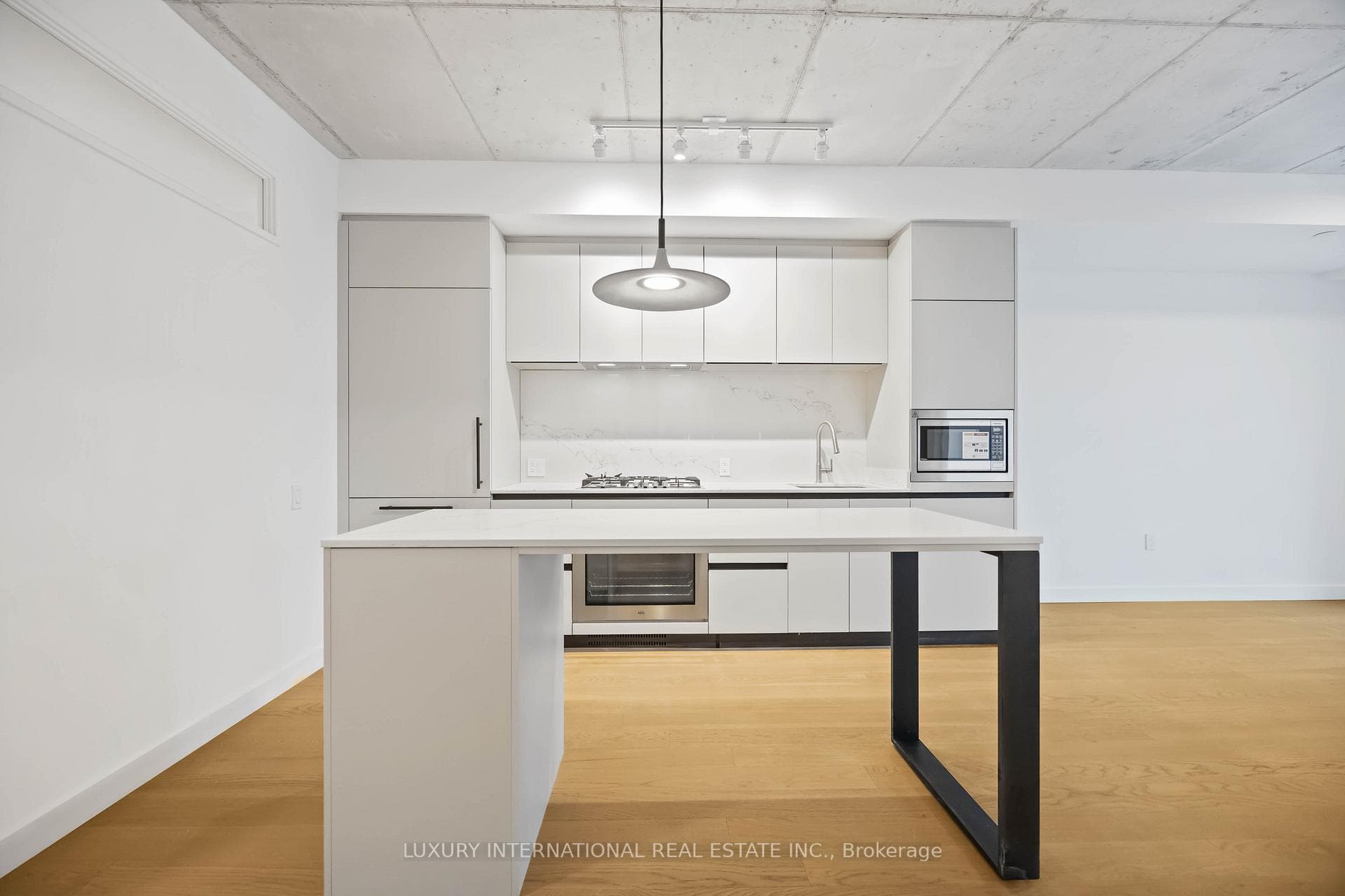 1720 Bayview Avenue Unit 320 photo 22