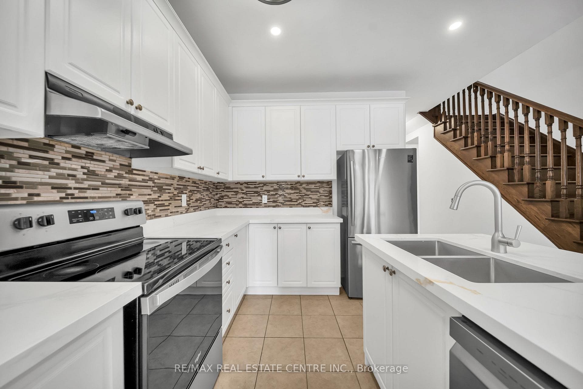 8 Munch Place photo 27