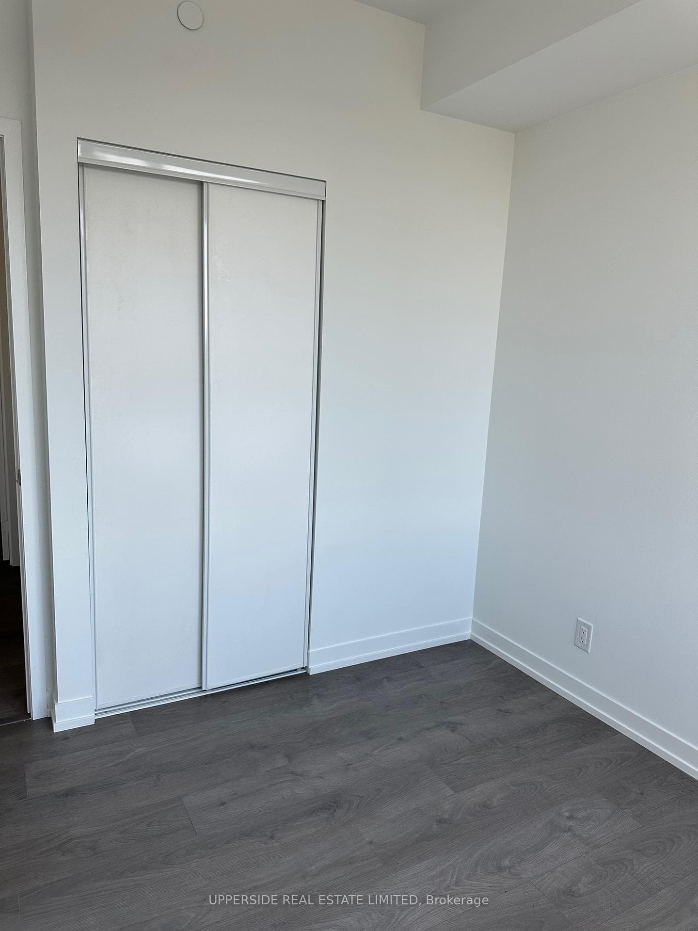 270 Dufferin Street Unit 618 photo 8