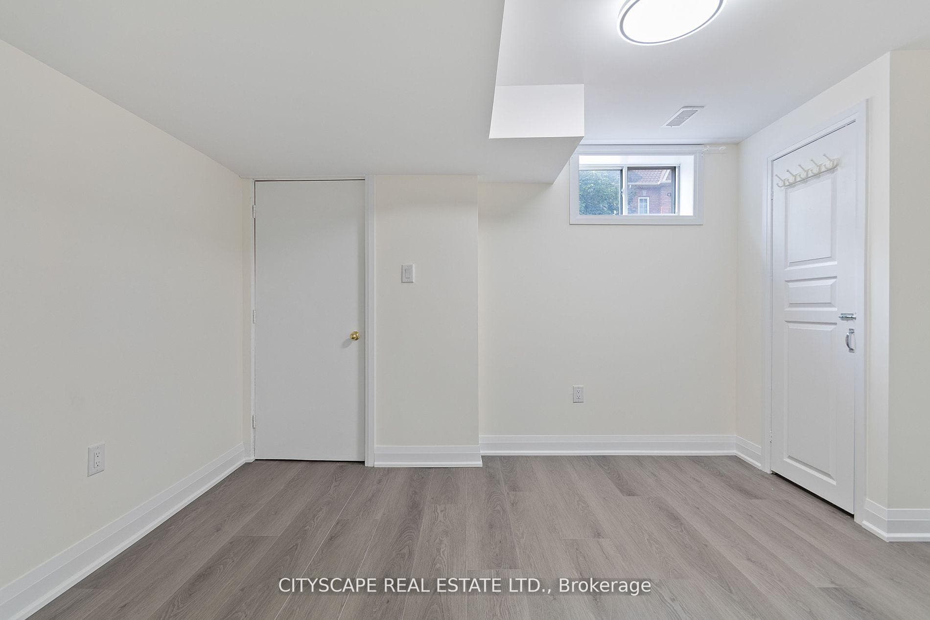 163 Rankin Crescent Unit Lower photo 9