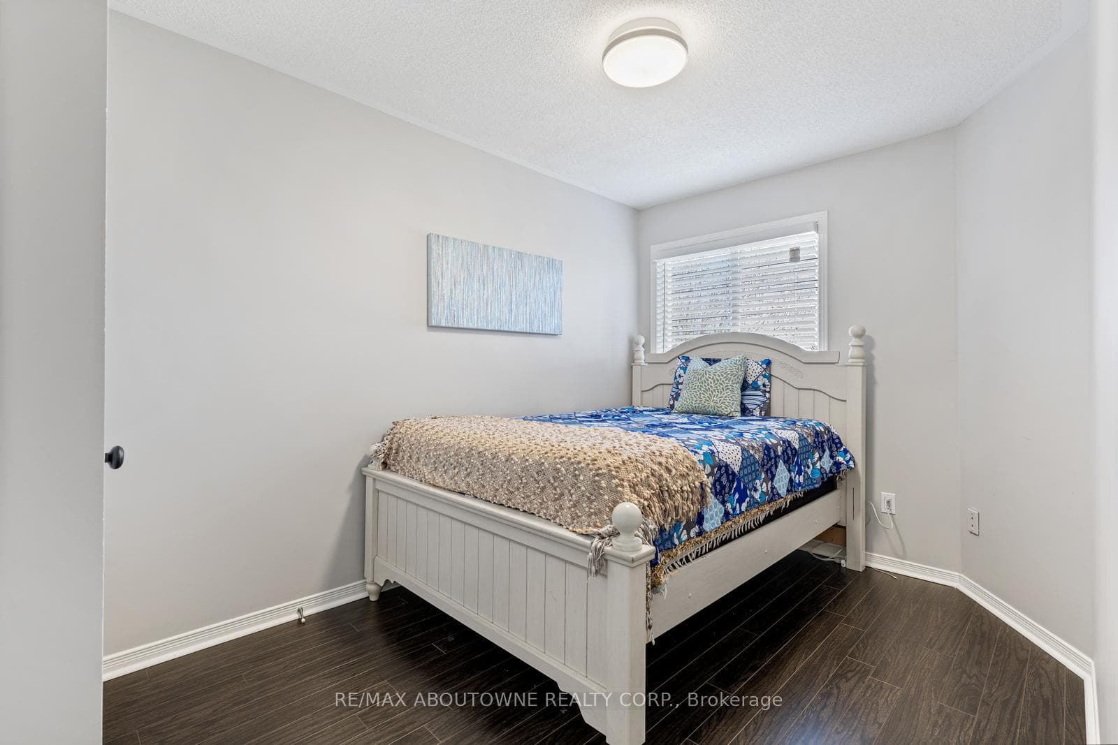 5628 Palmerston Crescent photo 26
