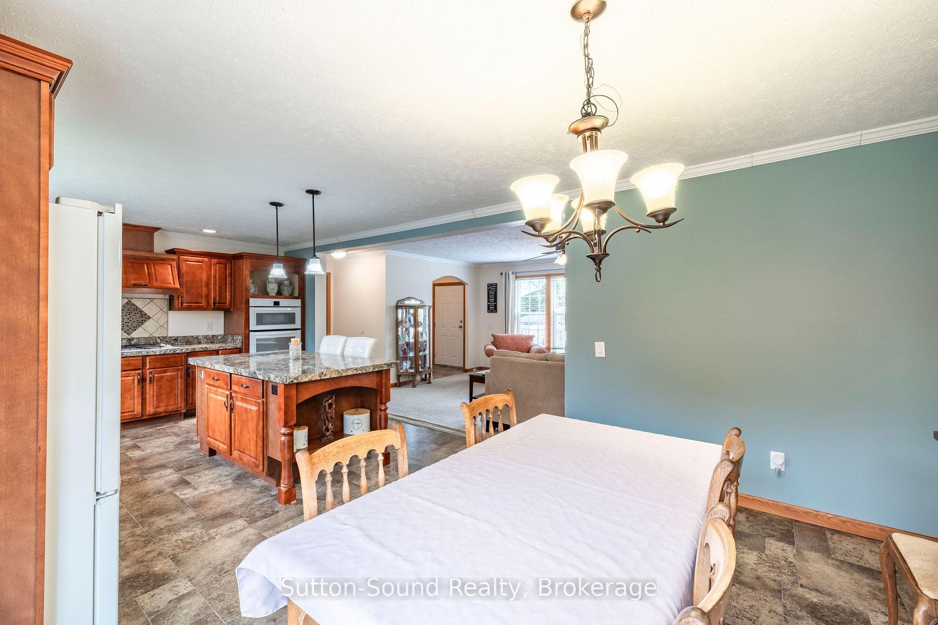 21 Cardinal Avenue photo 13