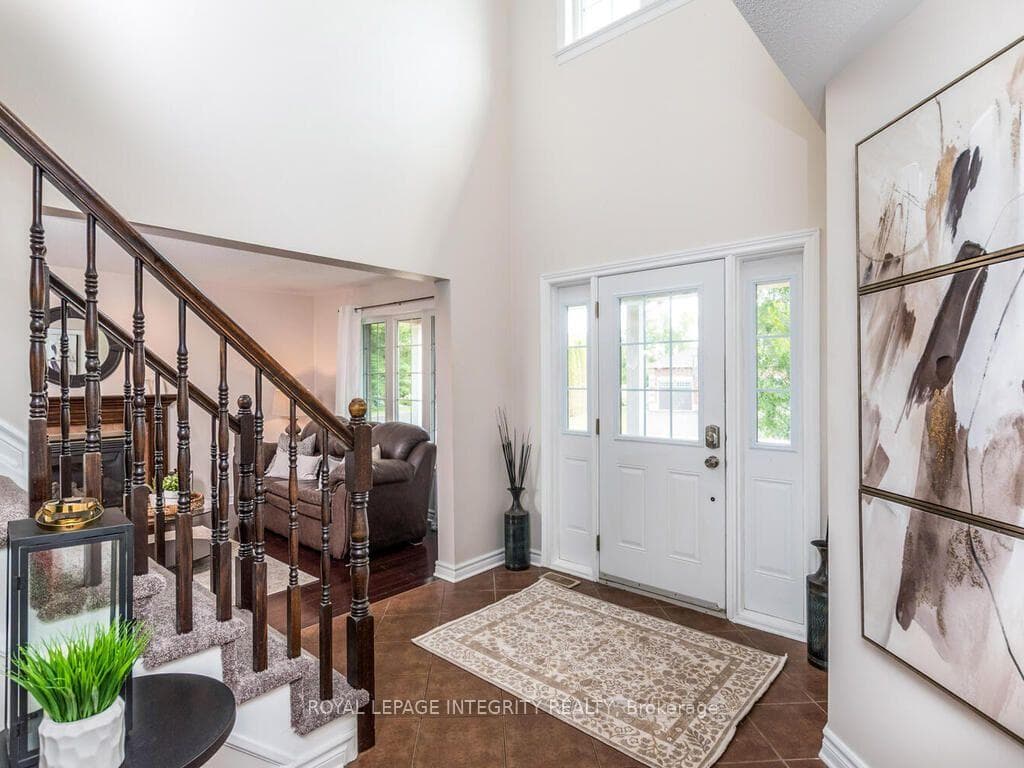 111 Comba Drive photo 2