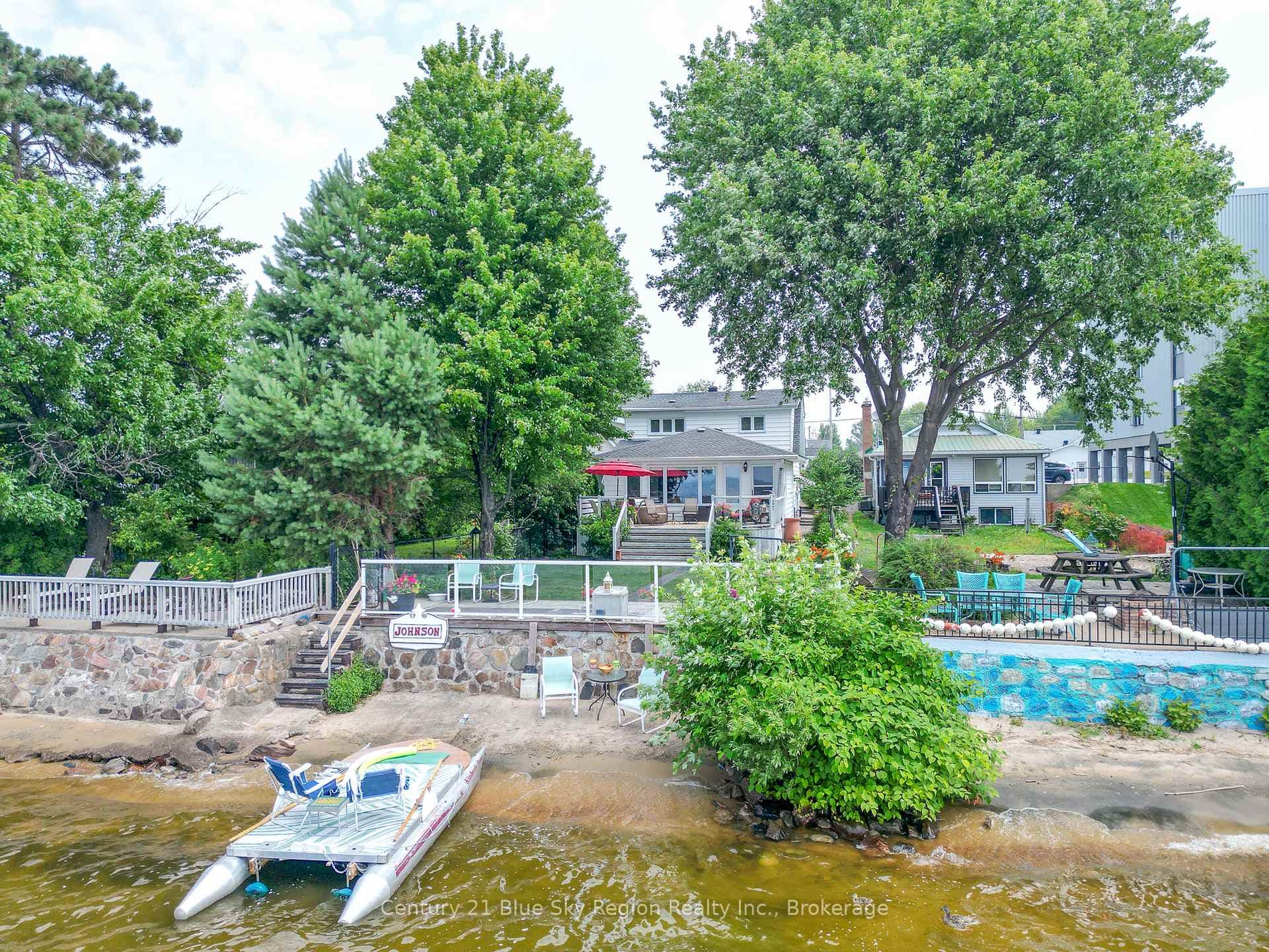 419 William Street photo 36