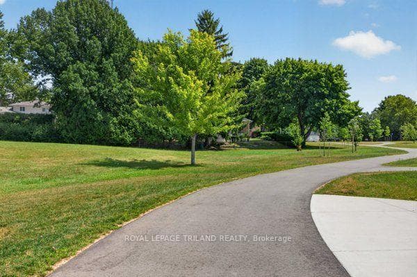 657 Viscount Road photo 45