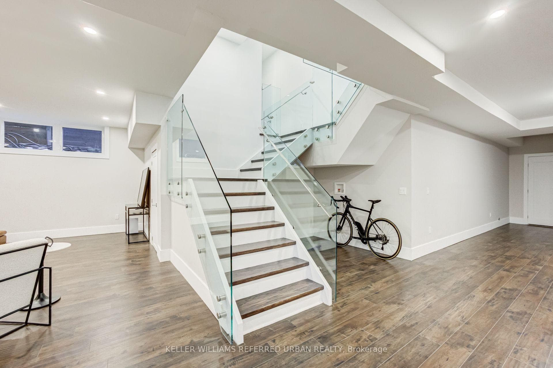 57 Ambleside Avenue photo 39