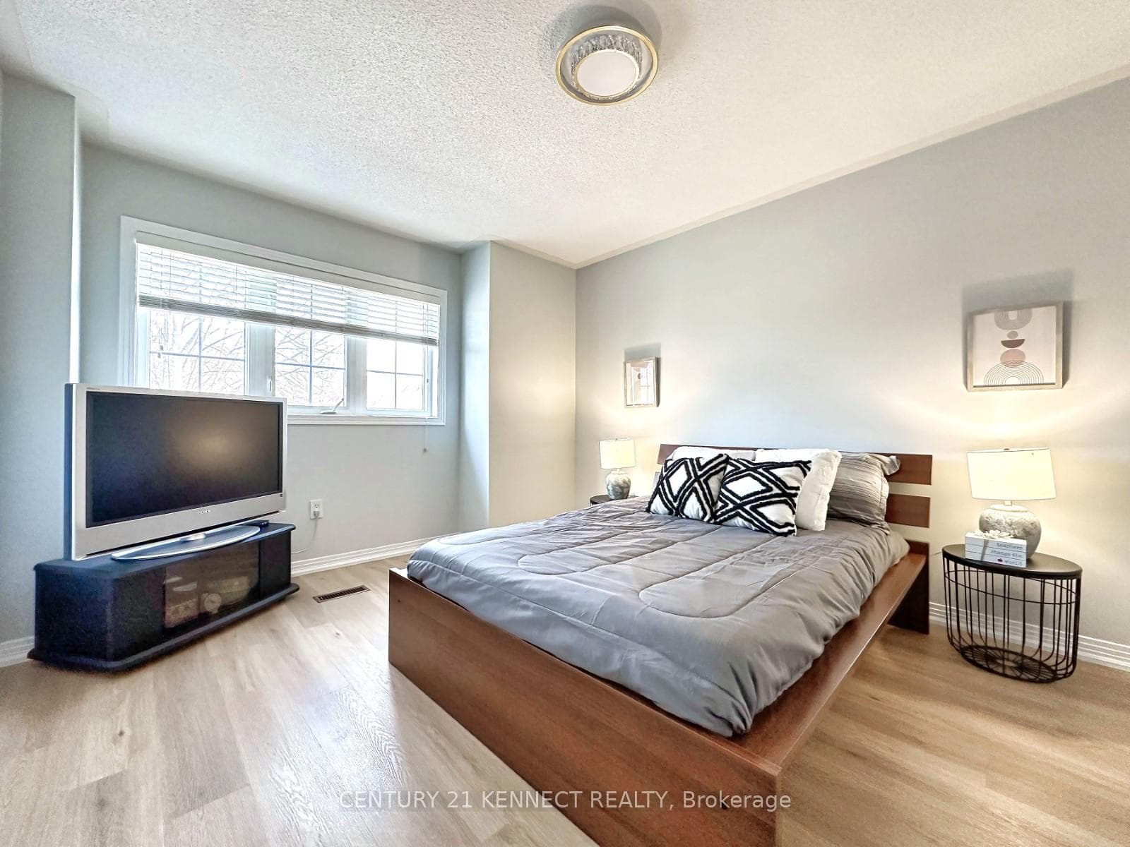 11 Magnotta Road photo 27