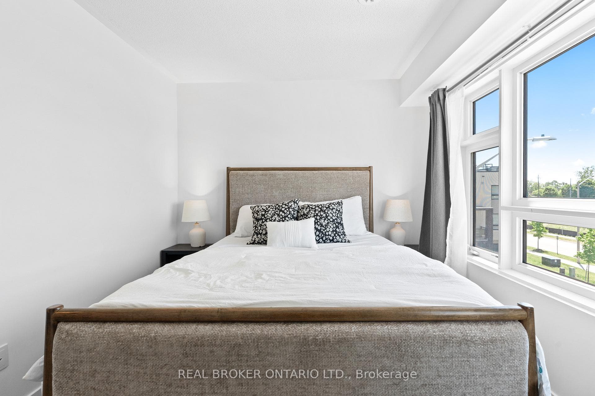 1121 Cooke Boulevard Unit 1 photo 18