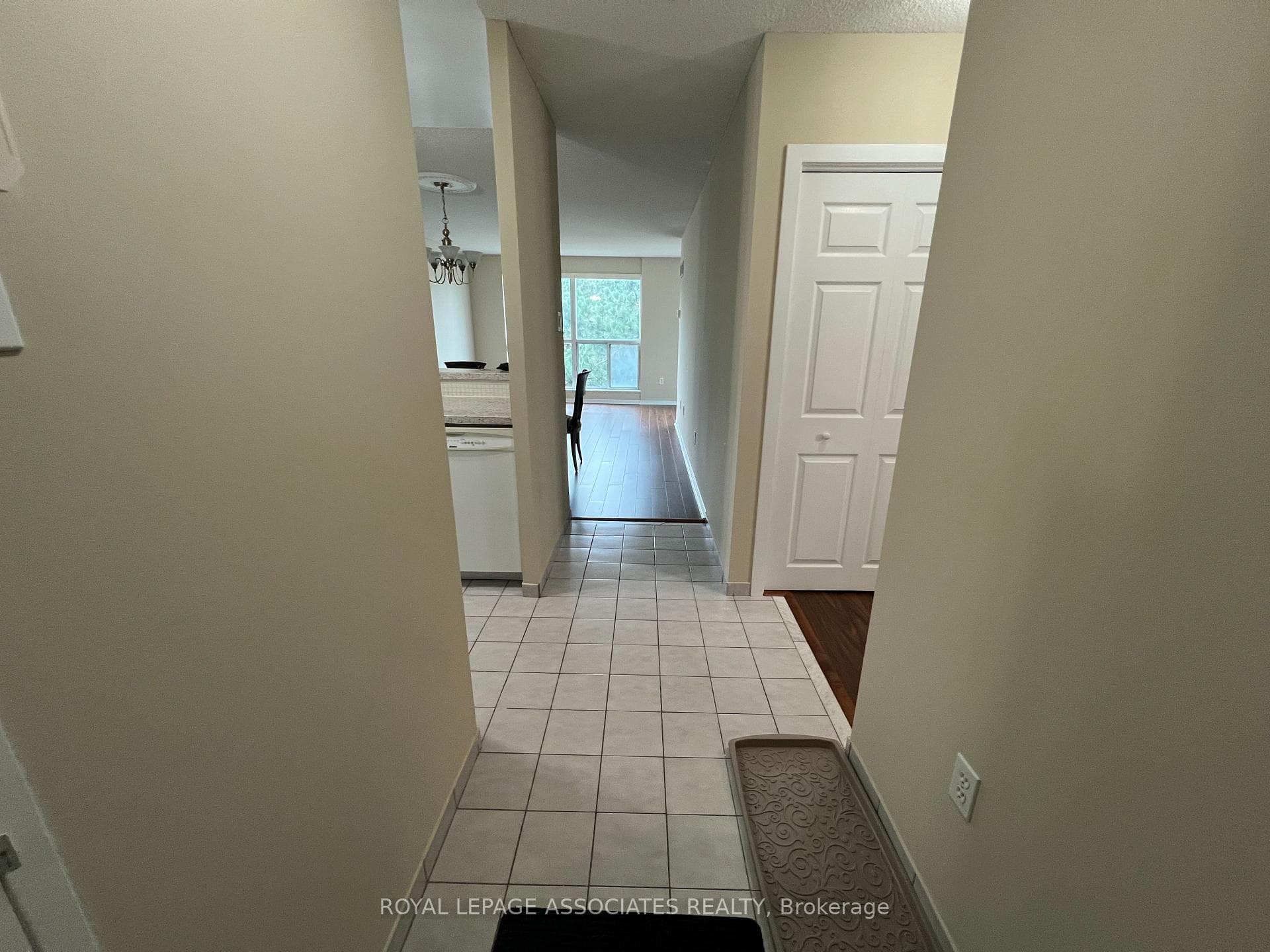2177 Burnhamthorpe Road Unit 402 photo 3