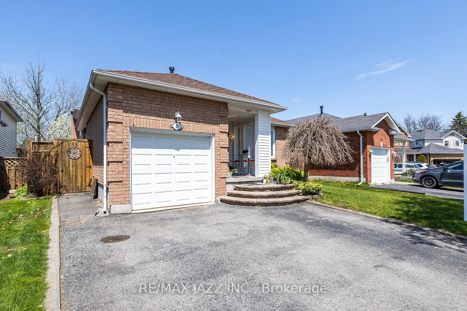 23 Stirling Avenue photo 3
