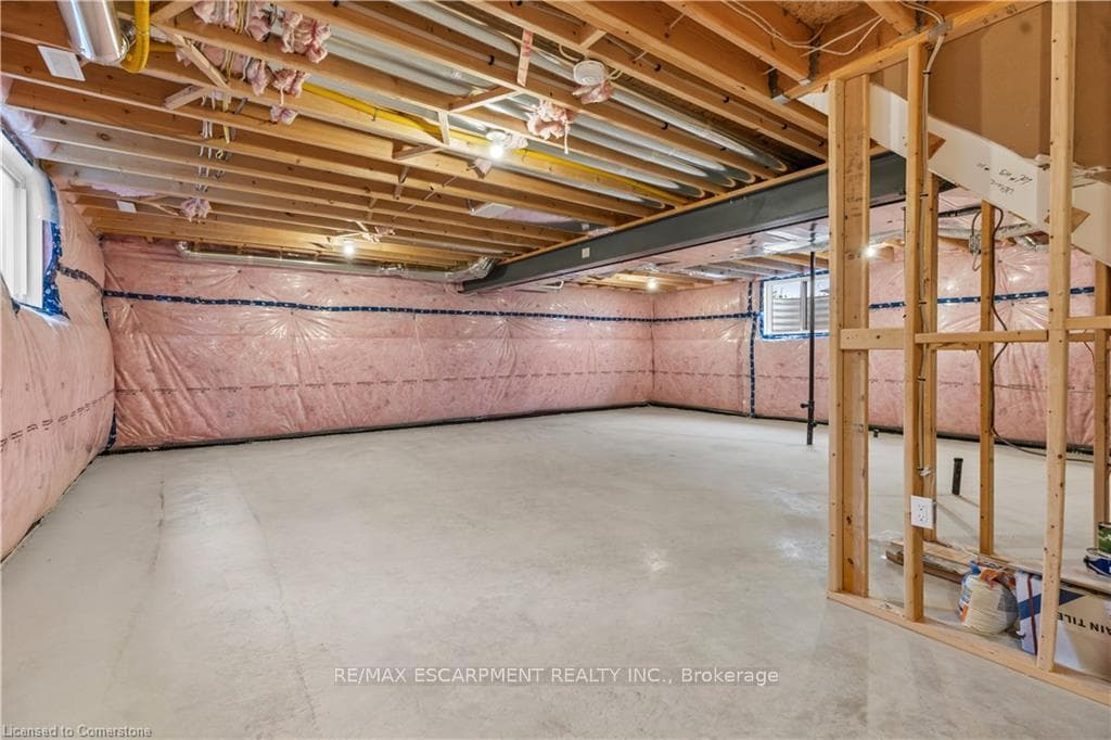 128 Basil Crescent photo 31