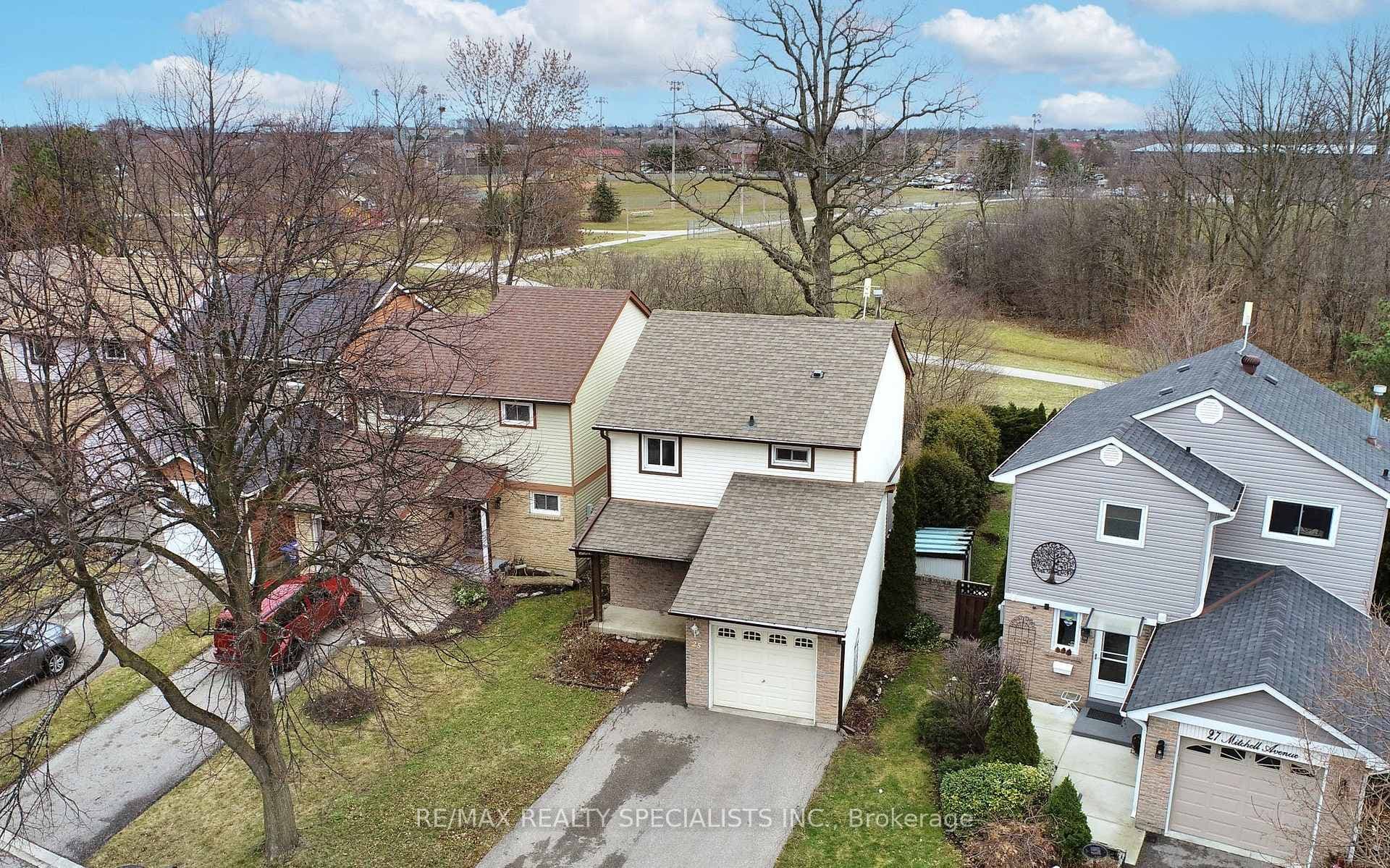 25 Mitchell Avenue photo 2