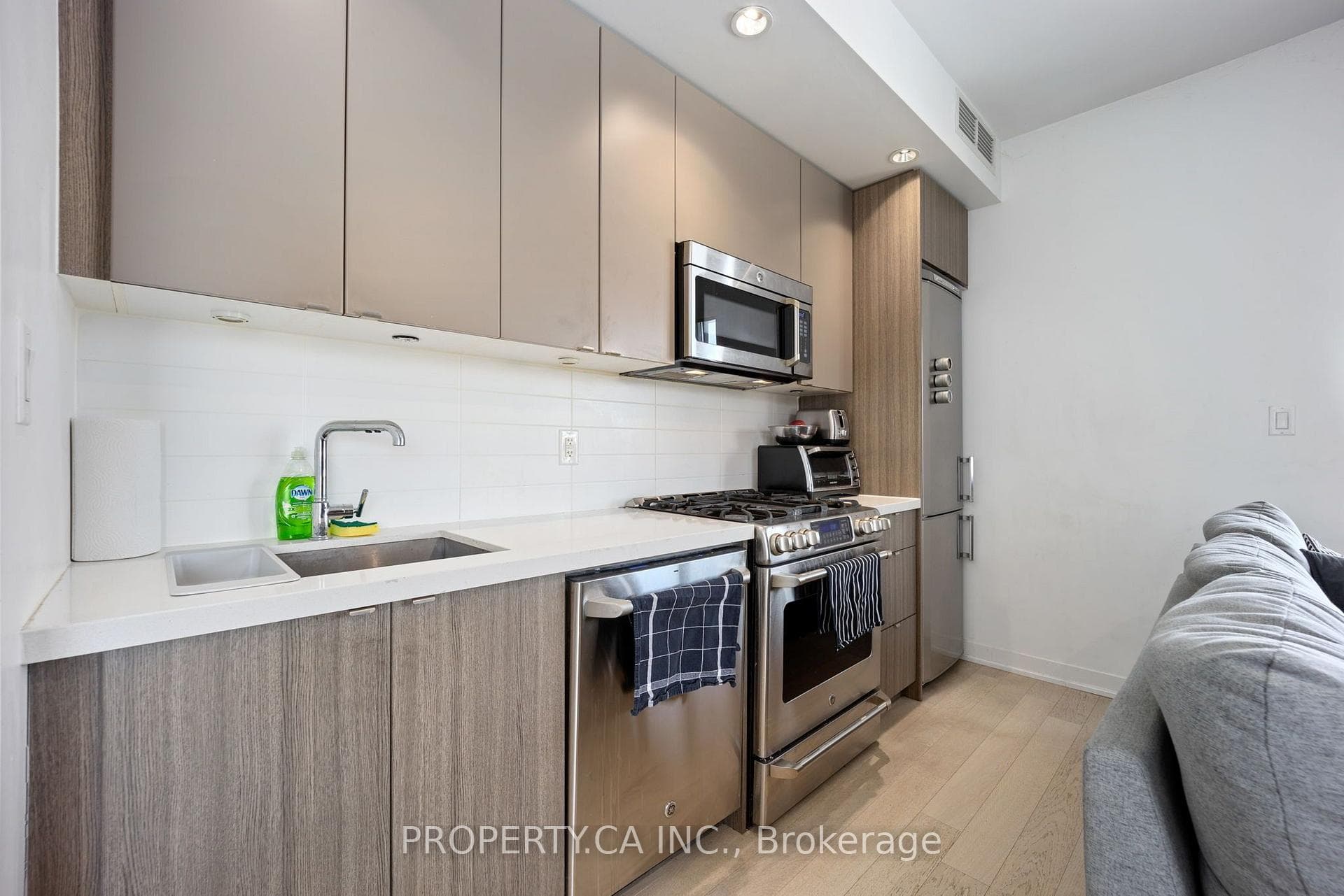 88 Colgate Avenue Unit 612 photo 9