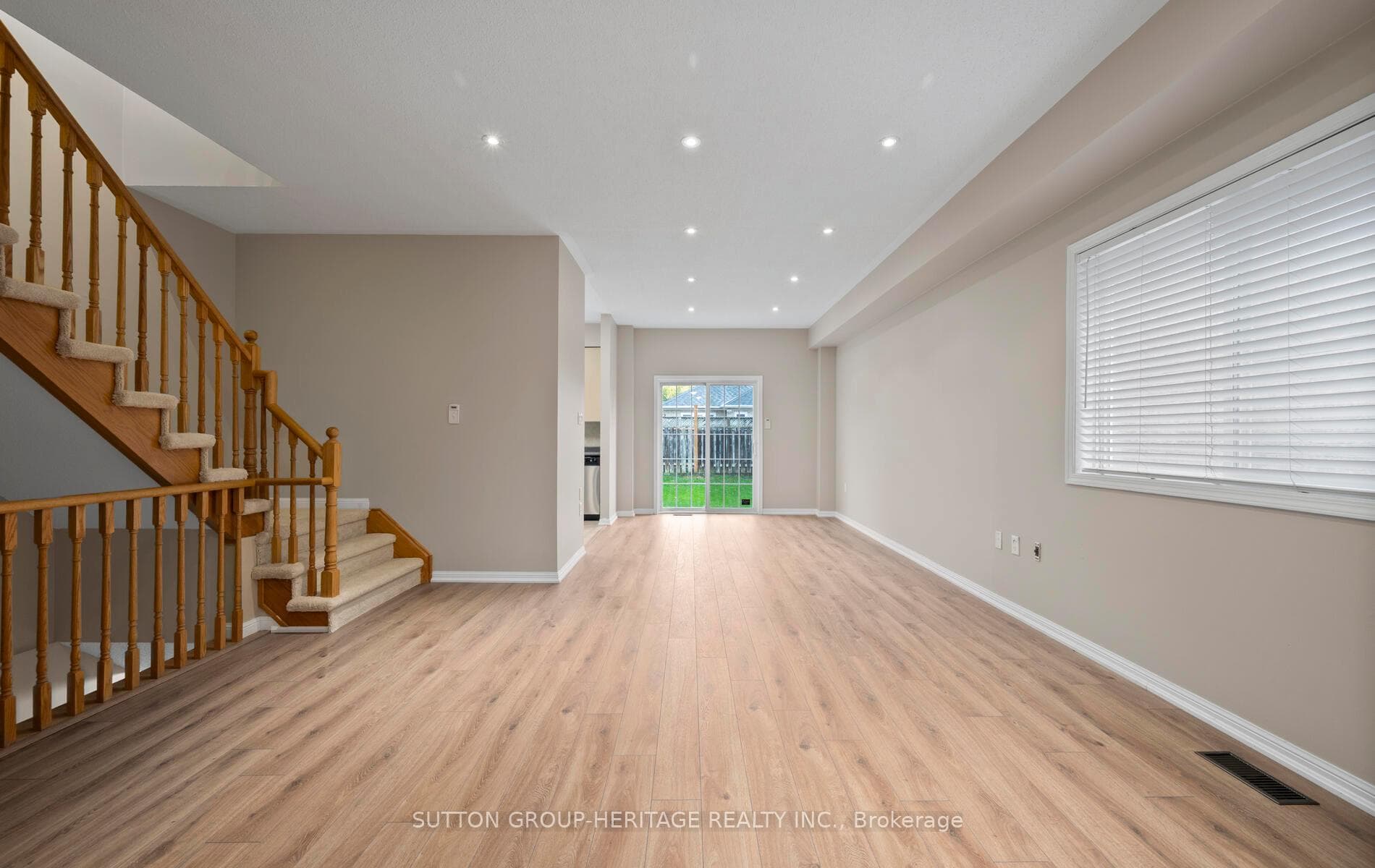 18 Dreamcrest Court photo 5