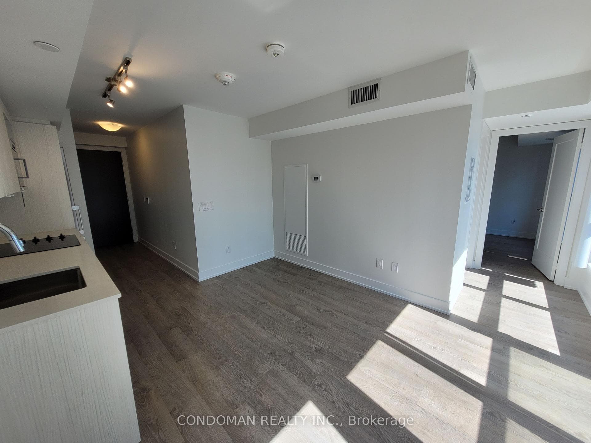 5 Mabelle Avenue Unit 1331 photo 3