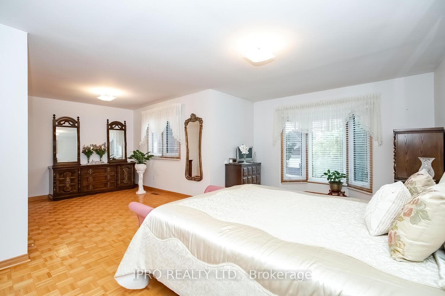 2463 King Forrest Drive photo 22