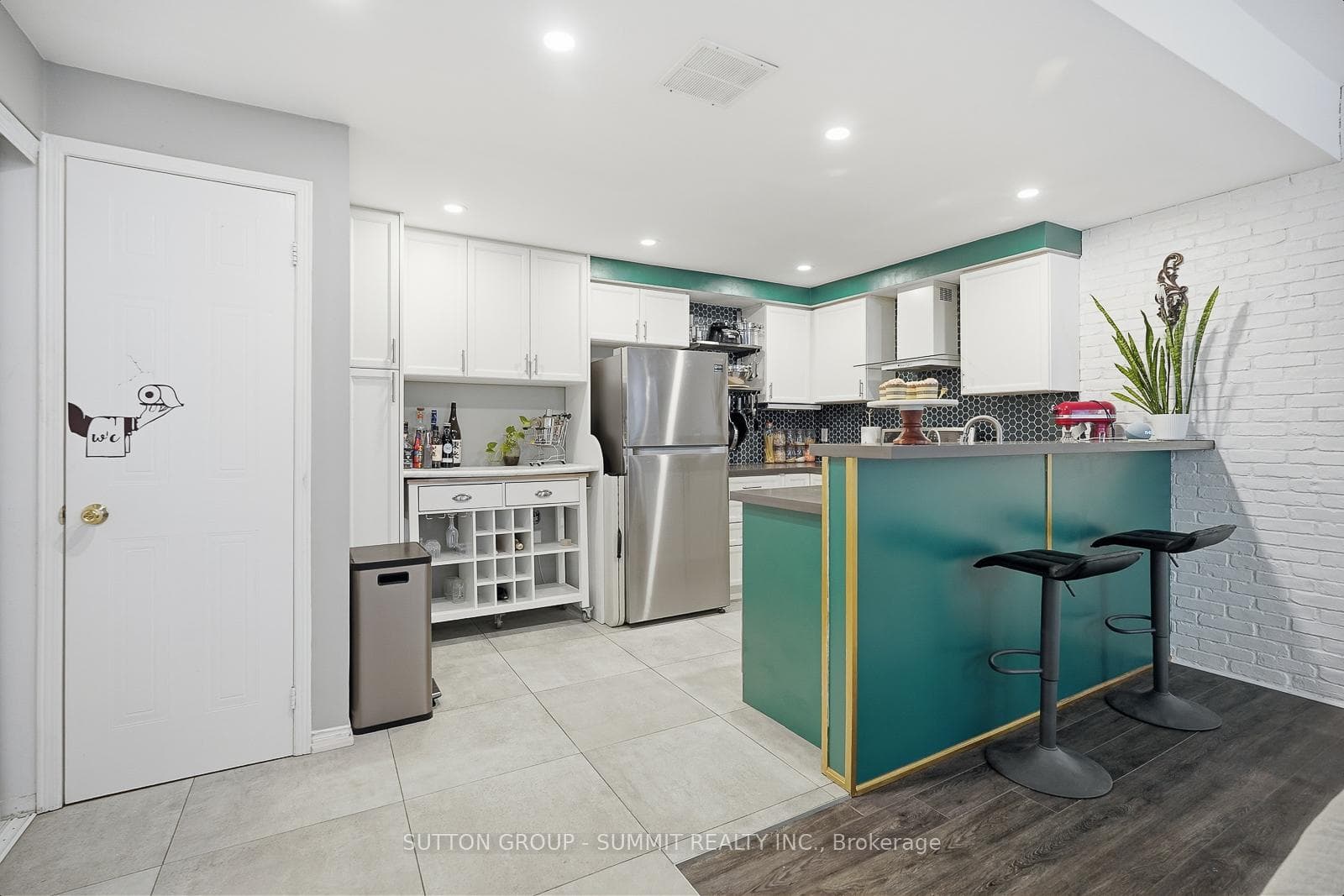 760 LAWRENCE Avenue Unit 126 photo 15