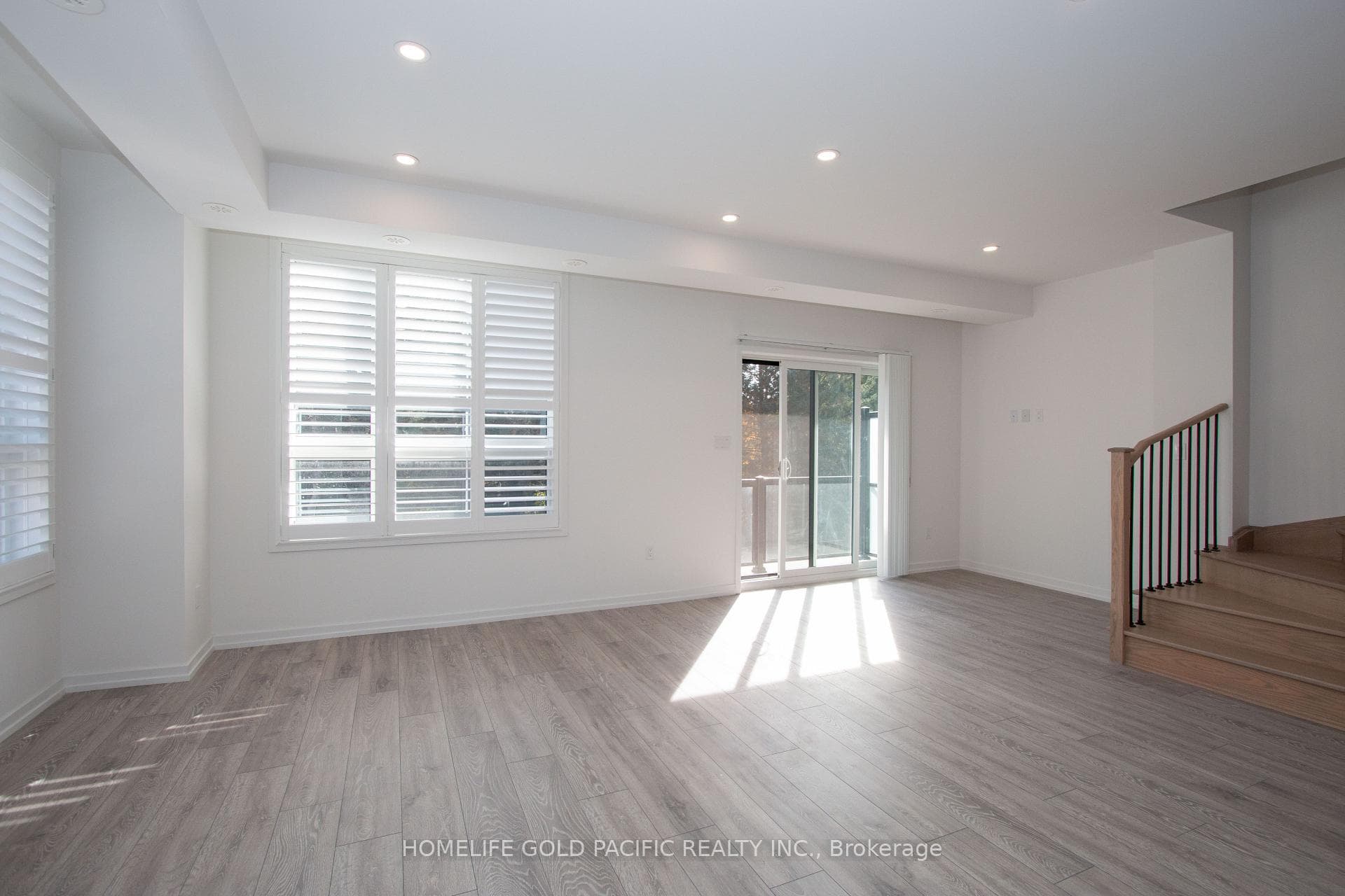 living dining area w/LED lights , shutter thro-out