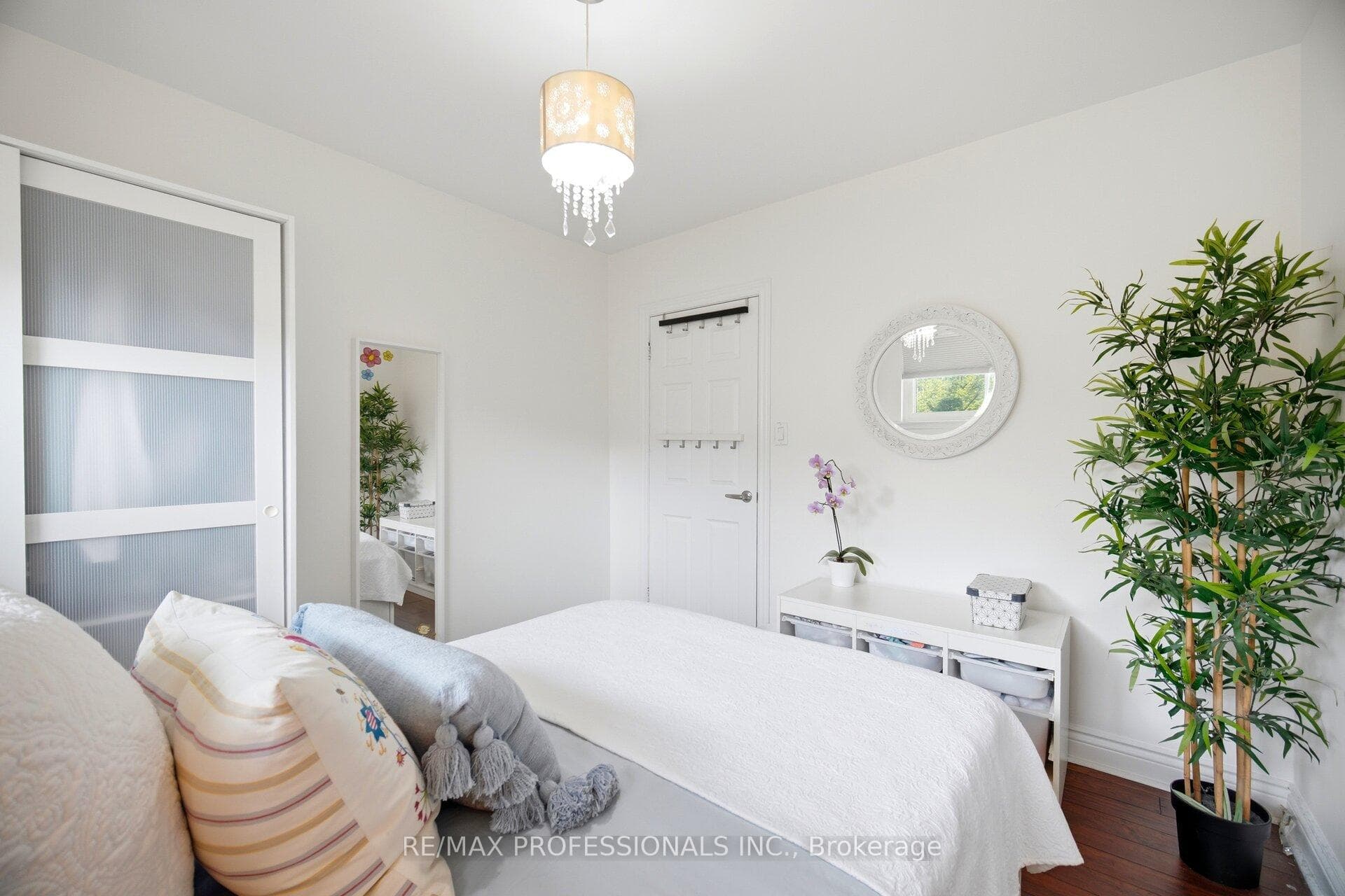 12 Thicket Road photo 31