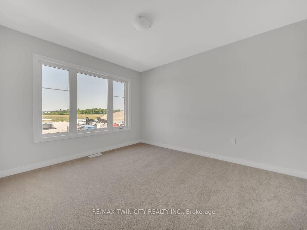 282 NEWMAN Drive photo 34