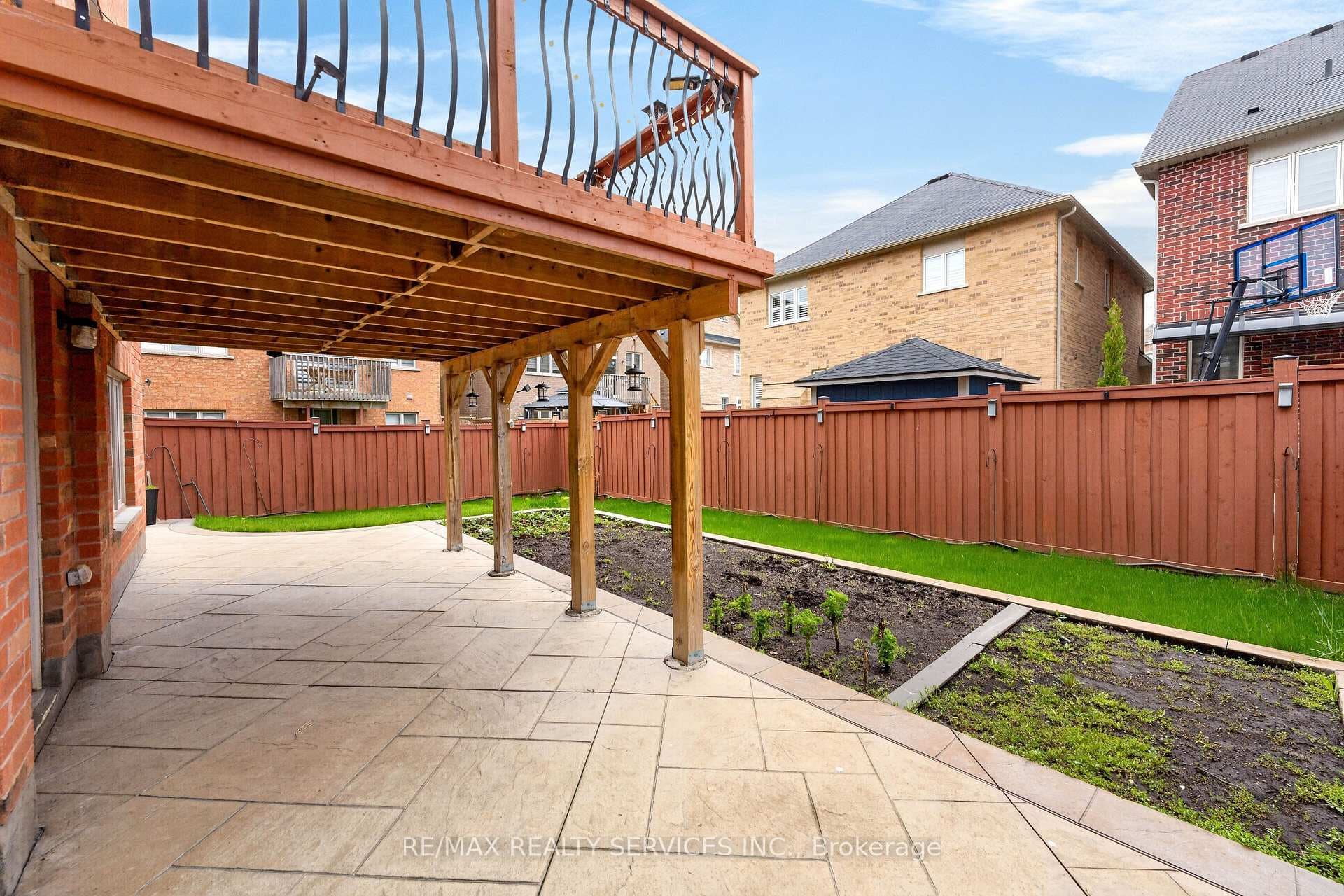 20 Maywood Street photo 46