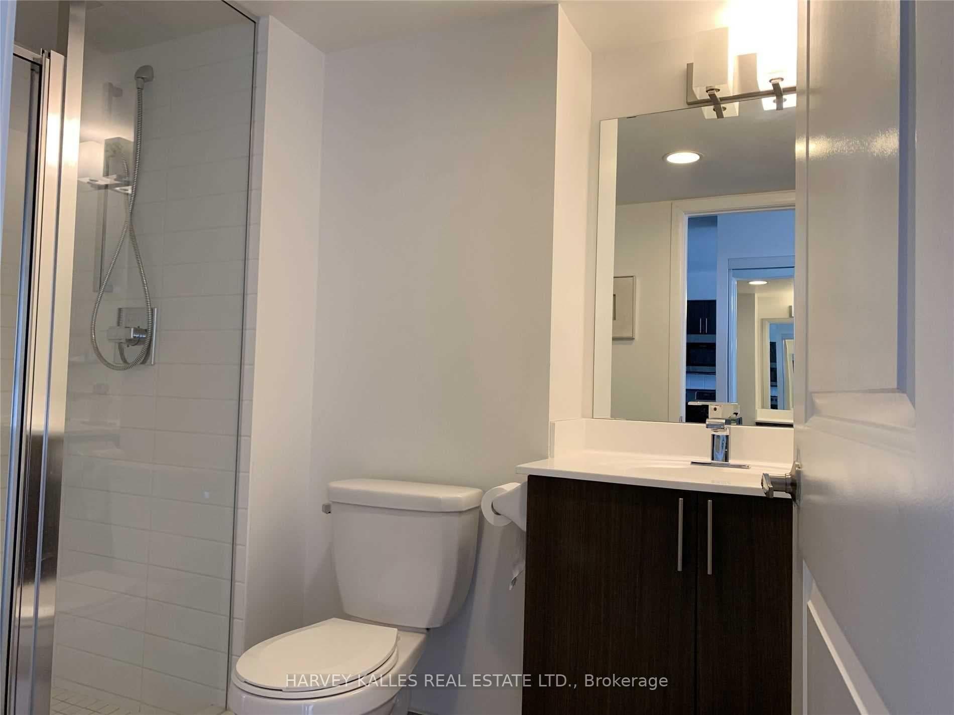 75 Norman Bethune Avenue Unit 216 photo 9