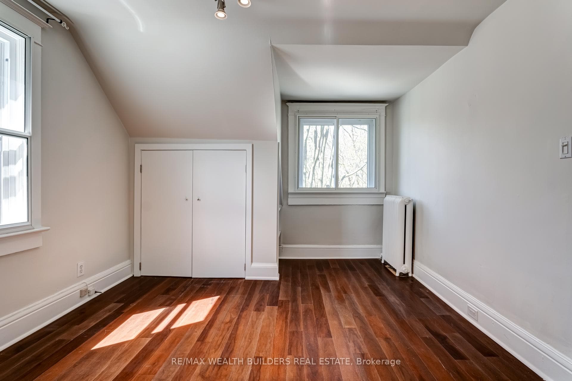 163 Parkside Drive Unit A photo 29