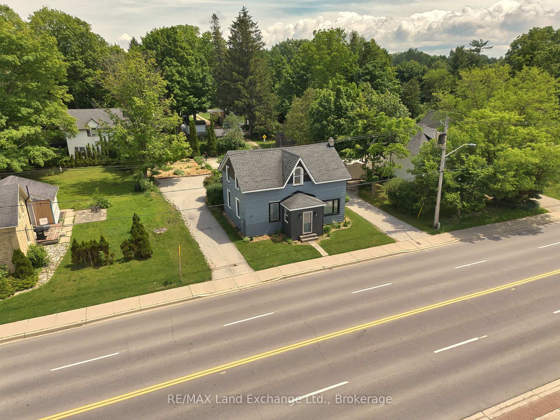 447 Goderich Street photo 39