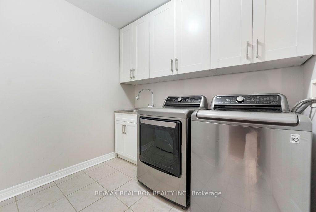 678 Skye Court photo 16