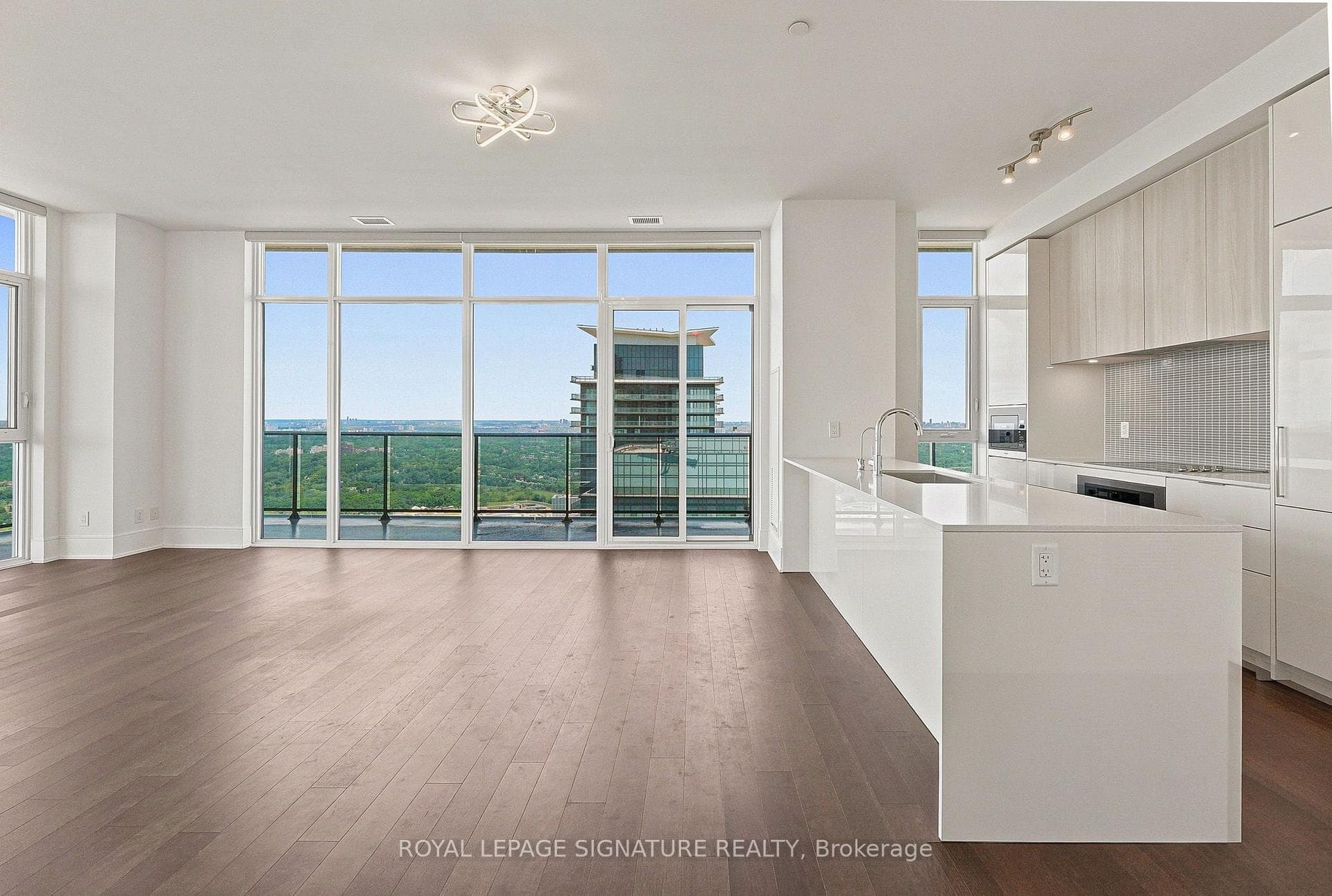 70 Annie Craig Drive Unit LPH 1 photo 7