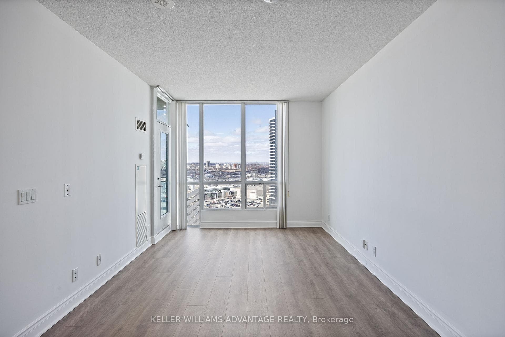 3939 Duke Of York Boulevard Unit 2003 photo 6