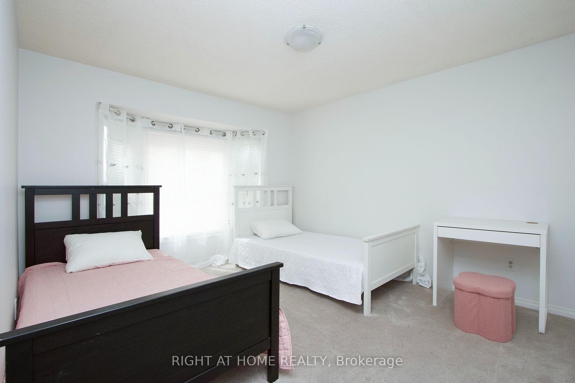 865 Attersley Drive photo 17