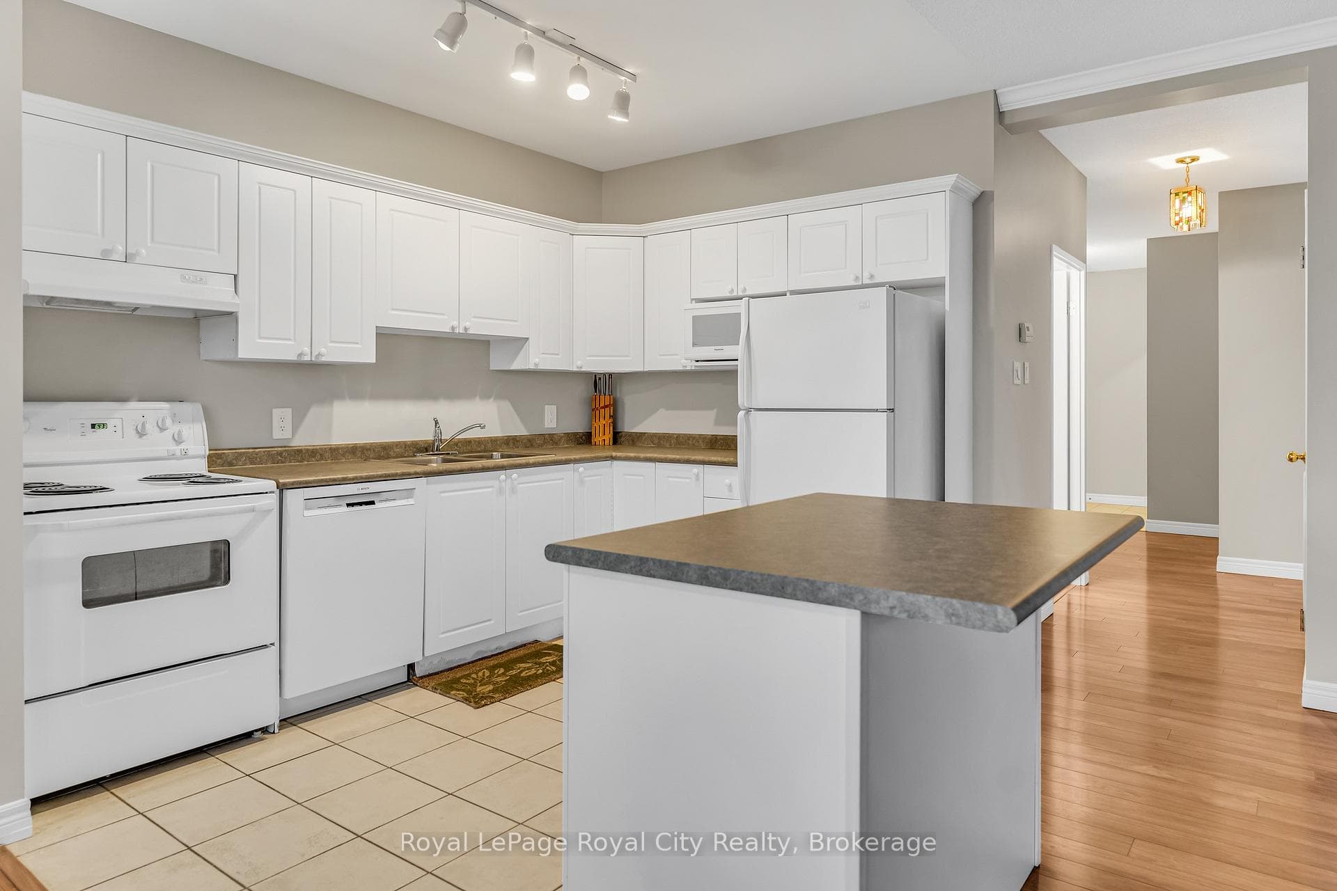 60 WYNDHAM Street Unit 311 photo 7