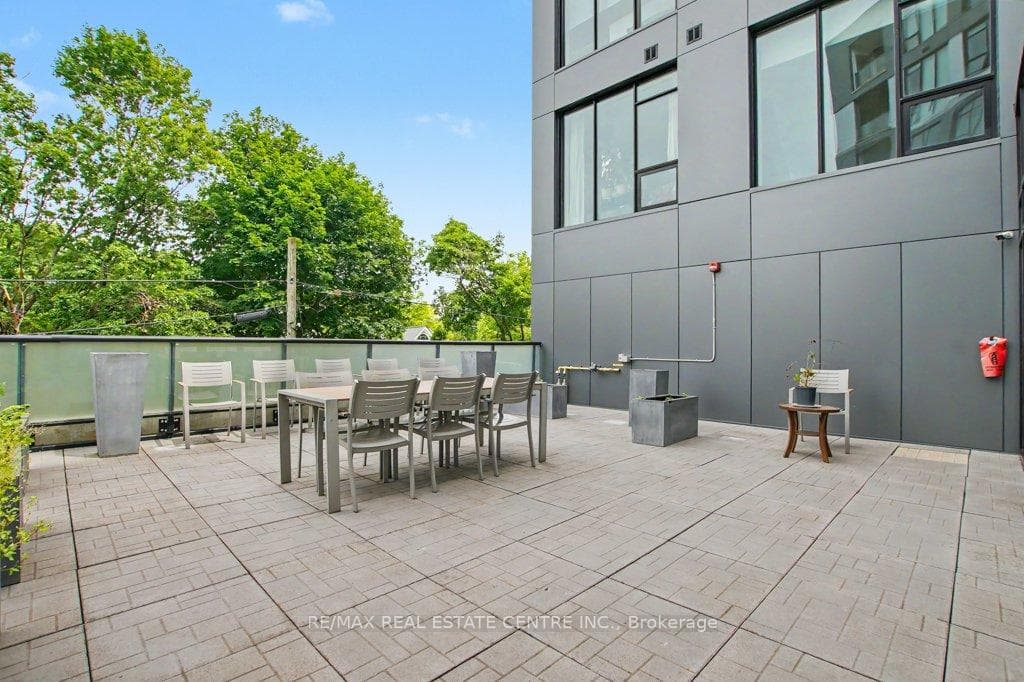 690 King Street Unit 101 photo 29