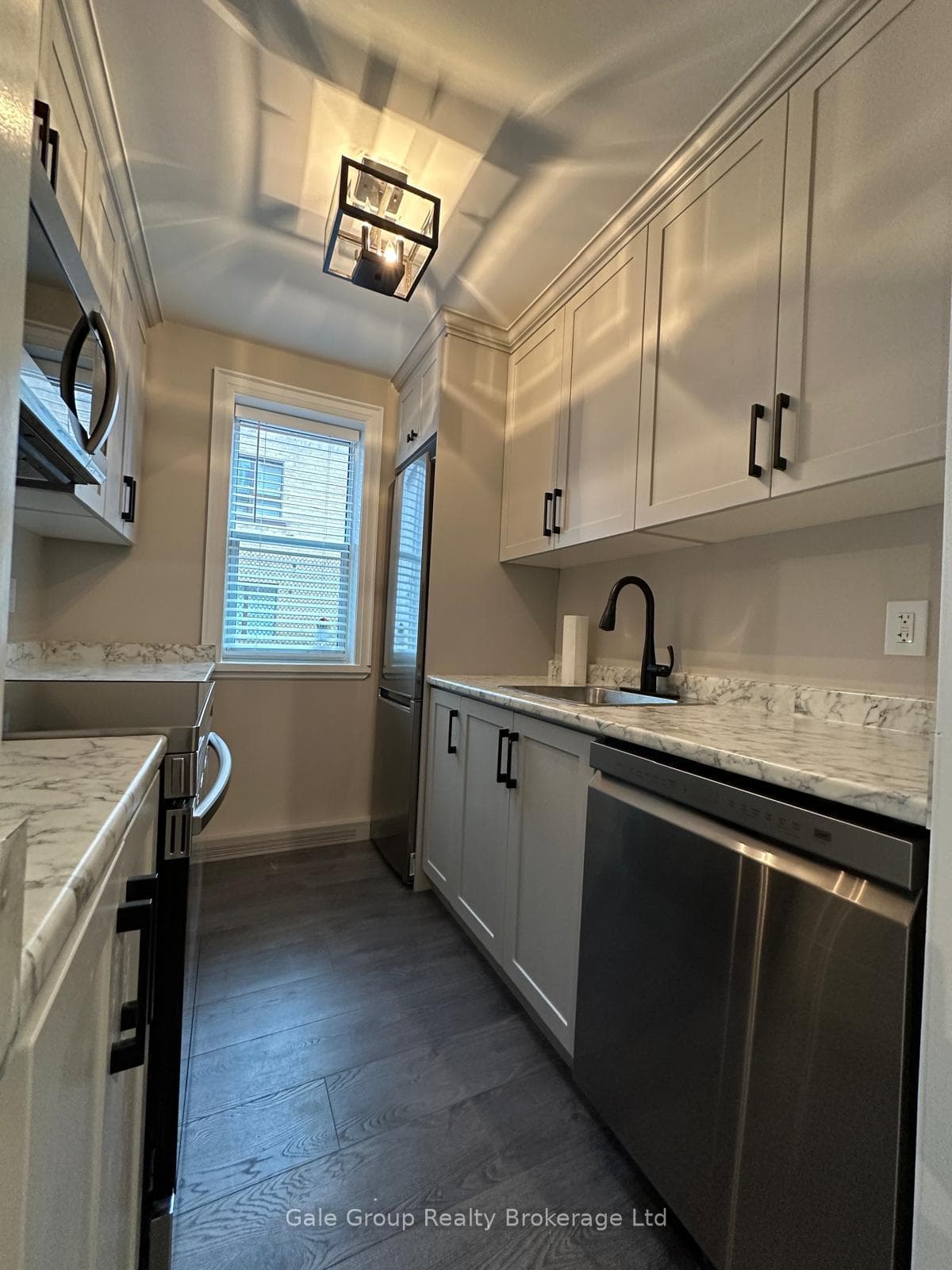 27 Paisley Boulevard Unit Unit 2 photo 3