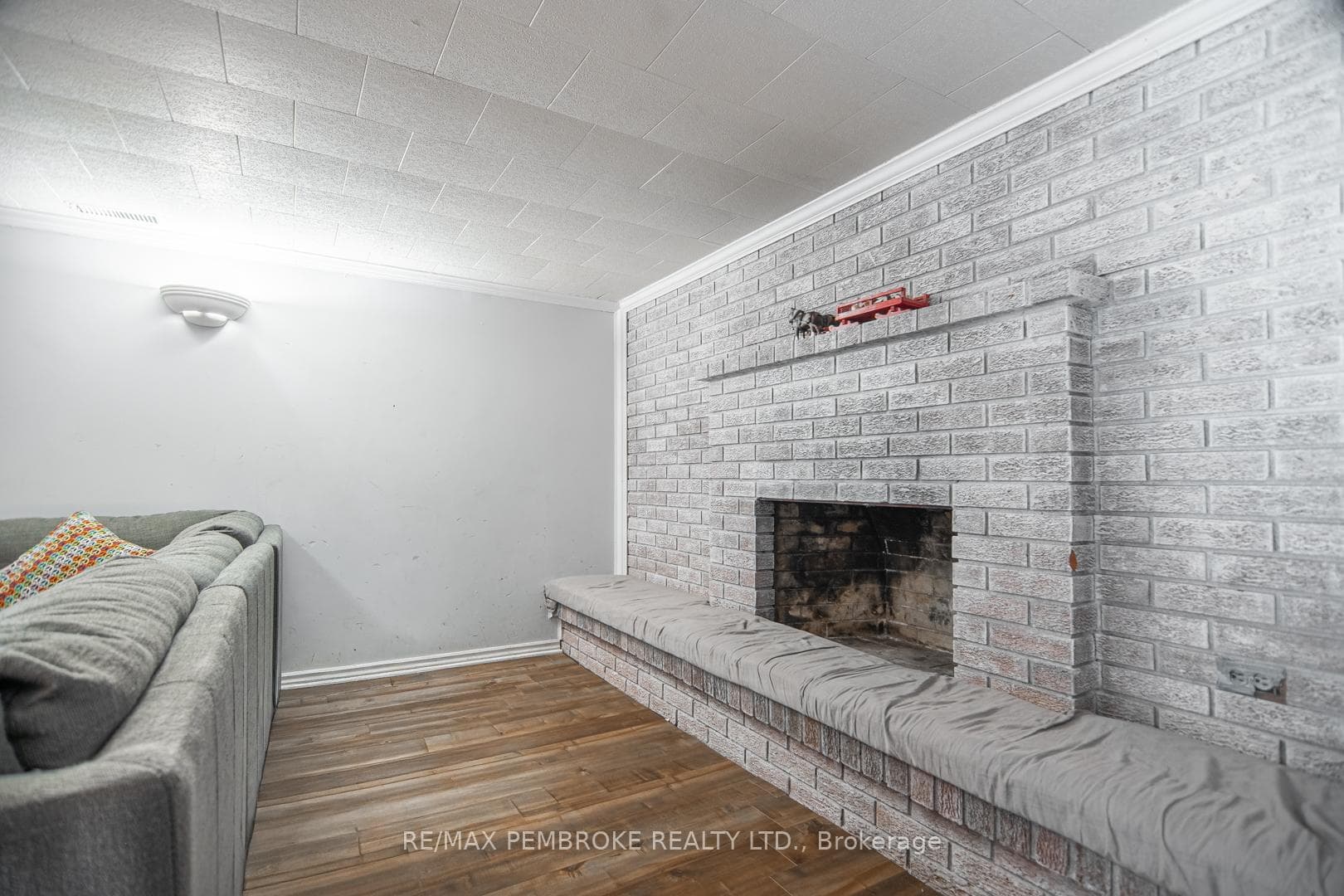 642 Birch Street photo 19