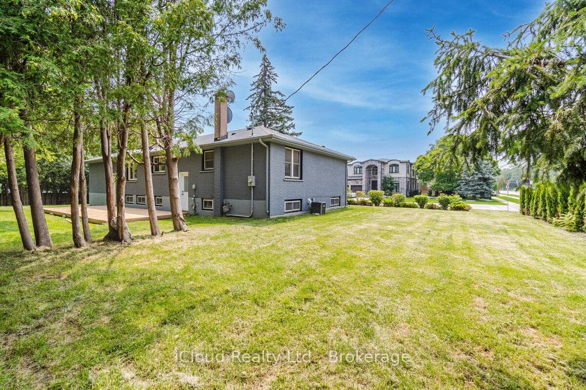 295 Sandwell Drive photo 41