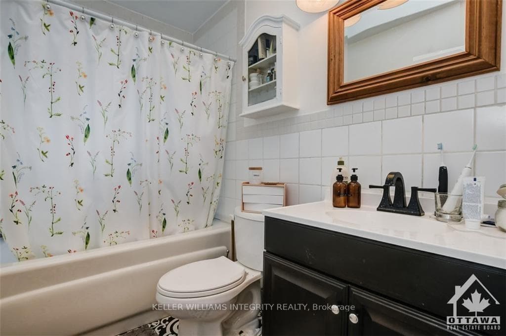 2408 DRURY Lane Unit B photo 13