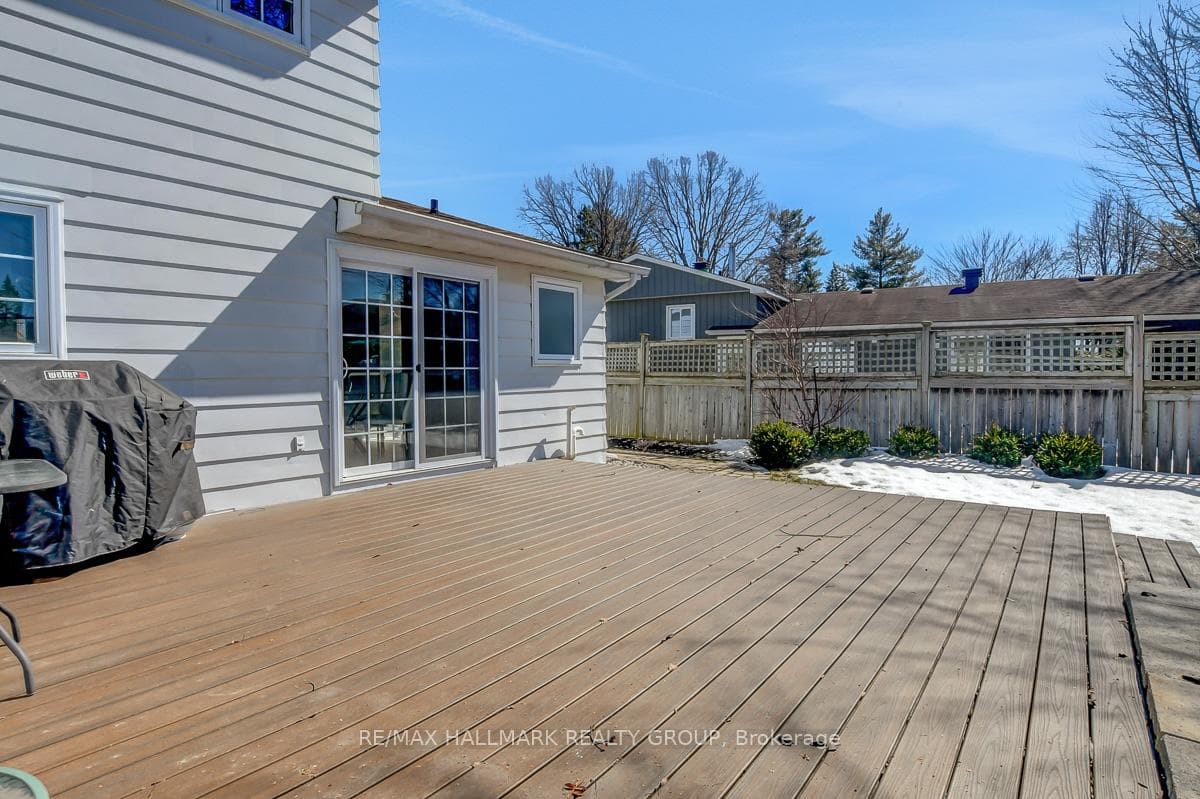 11 Wedgewood Crescent photo 39