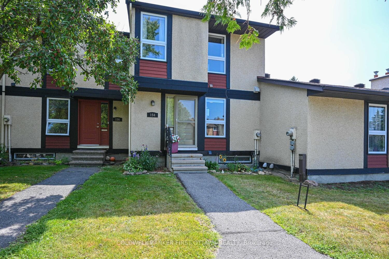 154 McClintock Way photo 2