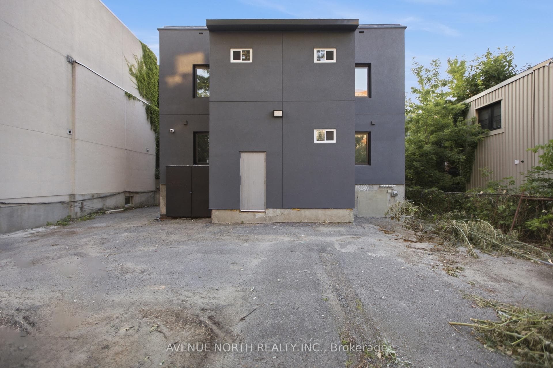180 Clarence Street Unit 4 photo 17