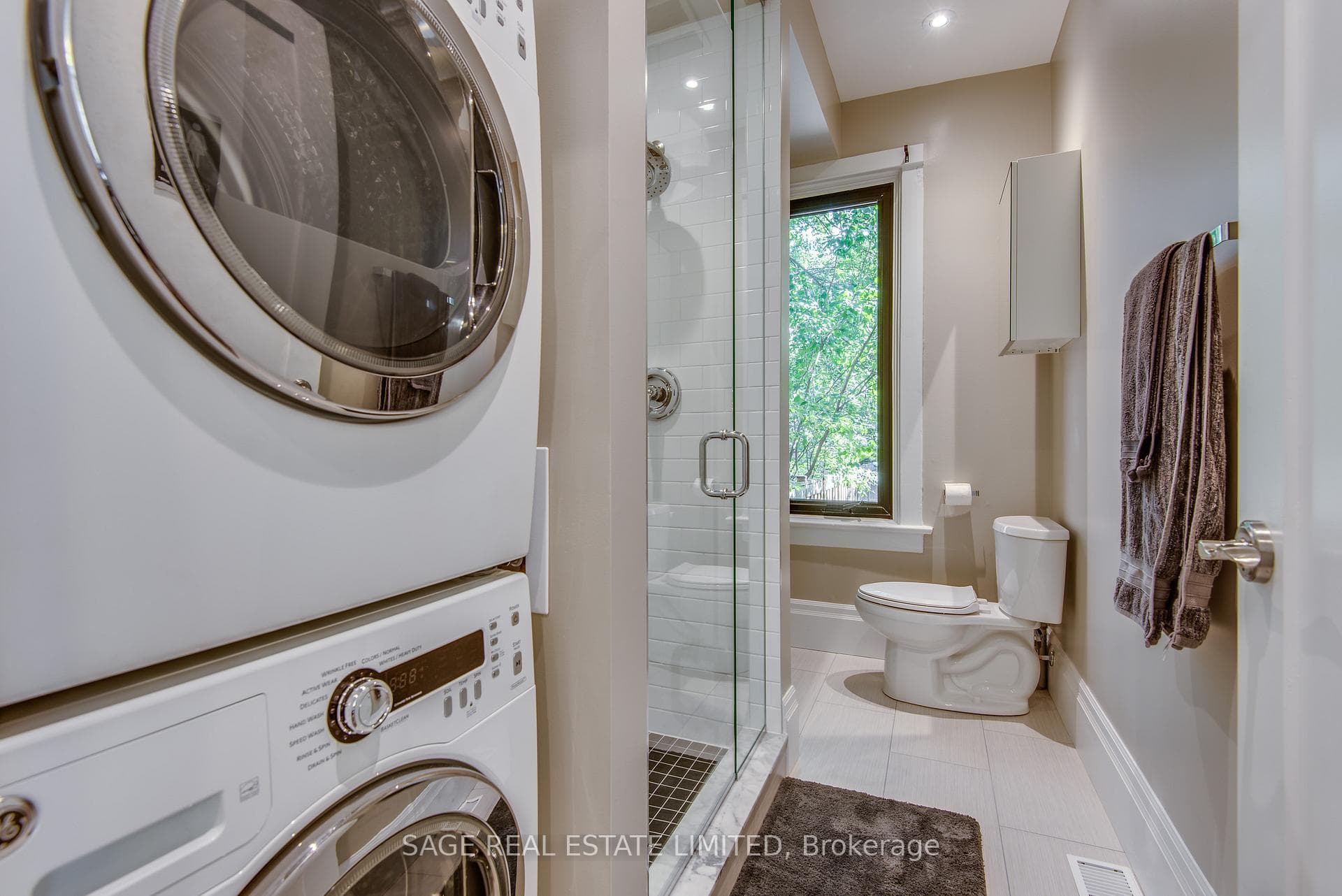 1 Prust Avenue photo 16