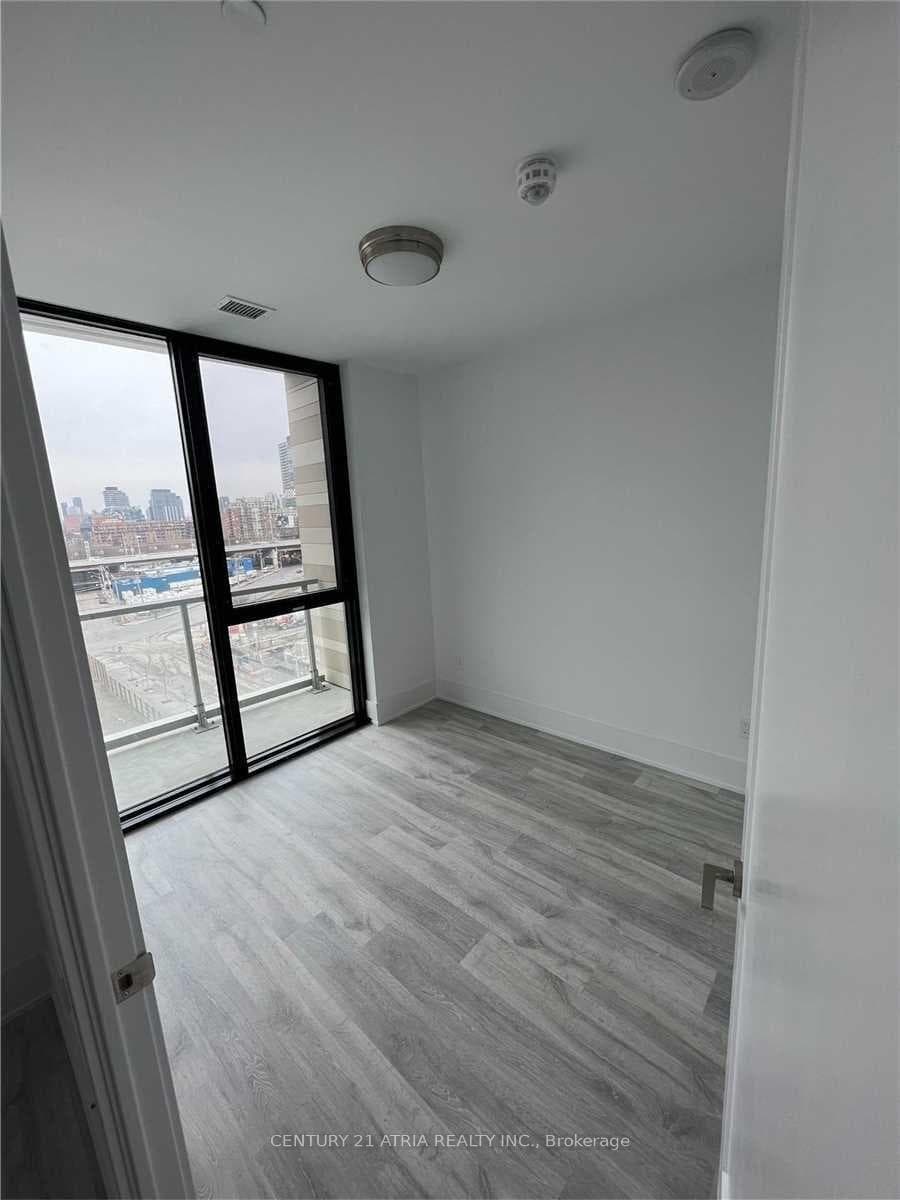 118 Merchants' Wharf Avenue Unit 712 photo 4