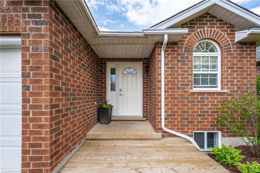 78 GIBBONS Drive photo 4