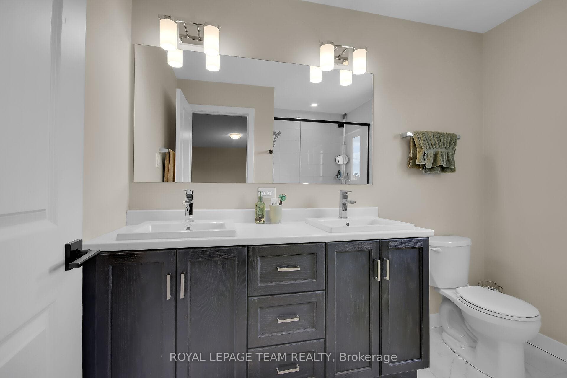 Ensuite bathroom