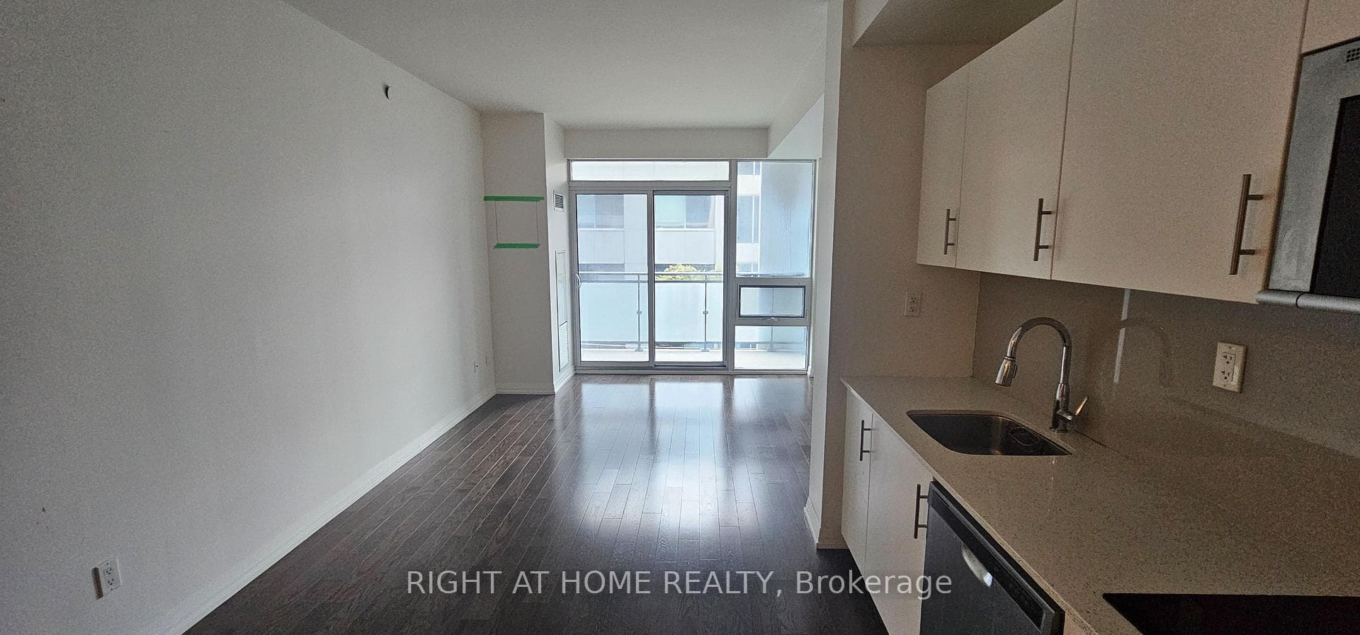 460 Adelaide Street Unit 632 photo 4