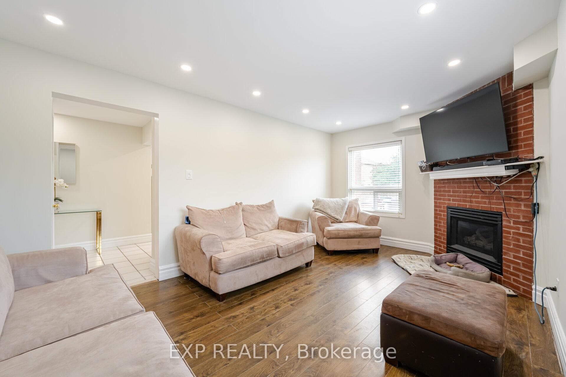 92 Bedell Crescent photo 16