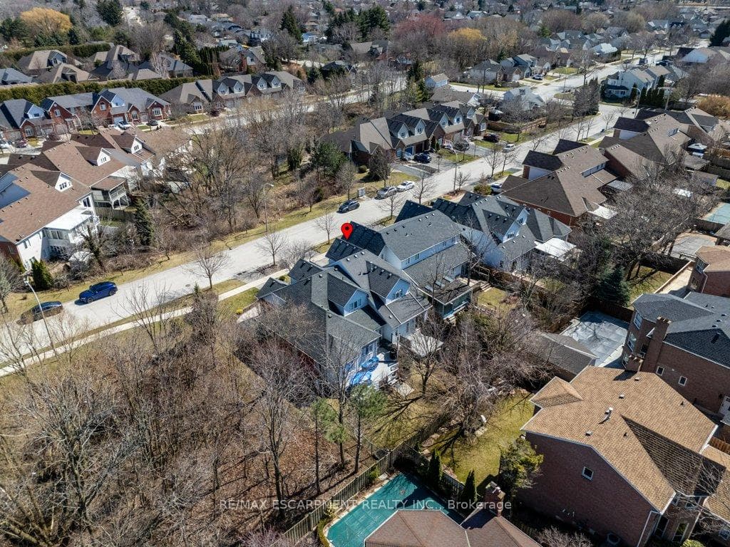 68 Morrison Crescent photo 45