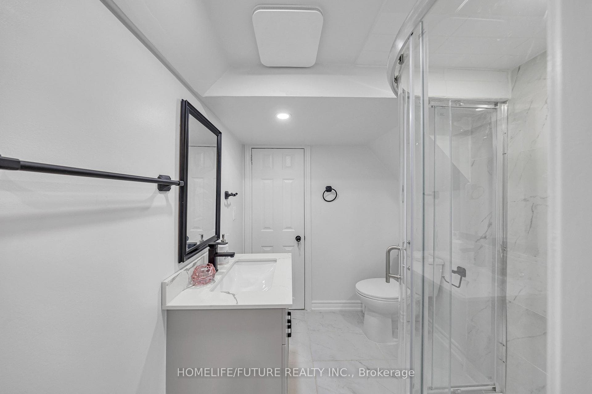 86 Robinson Crescent photo 31